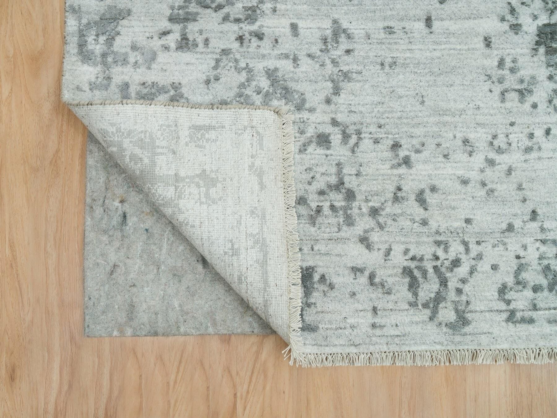 Transitional hand-knotted wool/silk rug in Gray, 9'11" x 14' — SKU O065874 (view 4)
