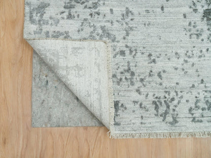 Transitional hand-knotted wool/silk rug in Gray, 9'11" x 14' — SKU O065874 (view 4)