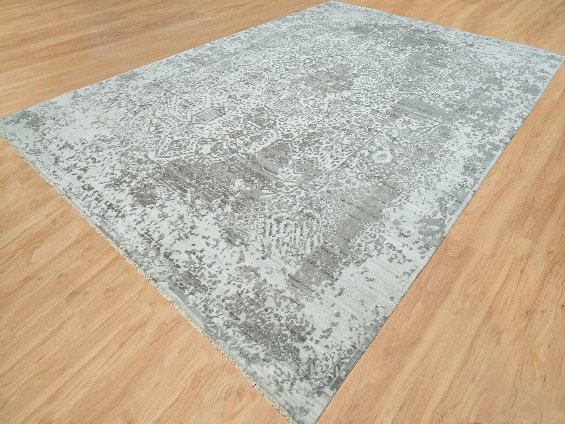 Transitional hand-knotted wool/silk rug in Gray, 12'1" x 17'10" — SKU O065875 (view 3)