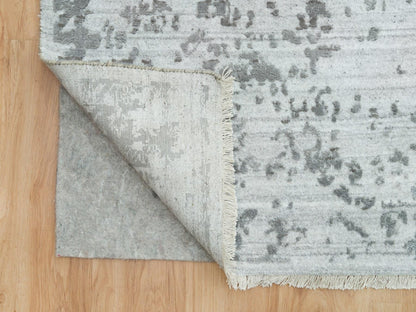 Transitional hand-knotted wool/silk rug in Gray, 12'1" x 17'10" — SKU O065875 (view 4)