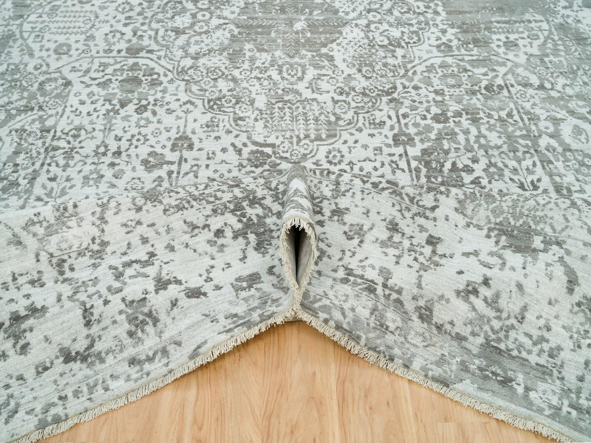Transitional hand-knotted wool/silk rug in Gray, 12'1" x 17'10" — SKU O065875 (view 5)