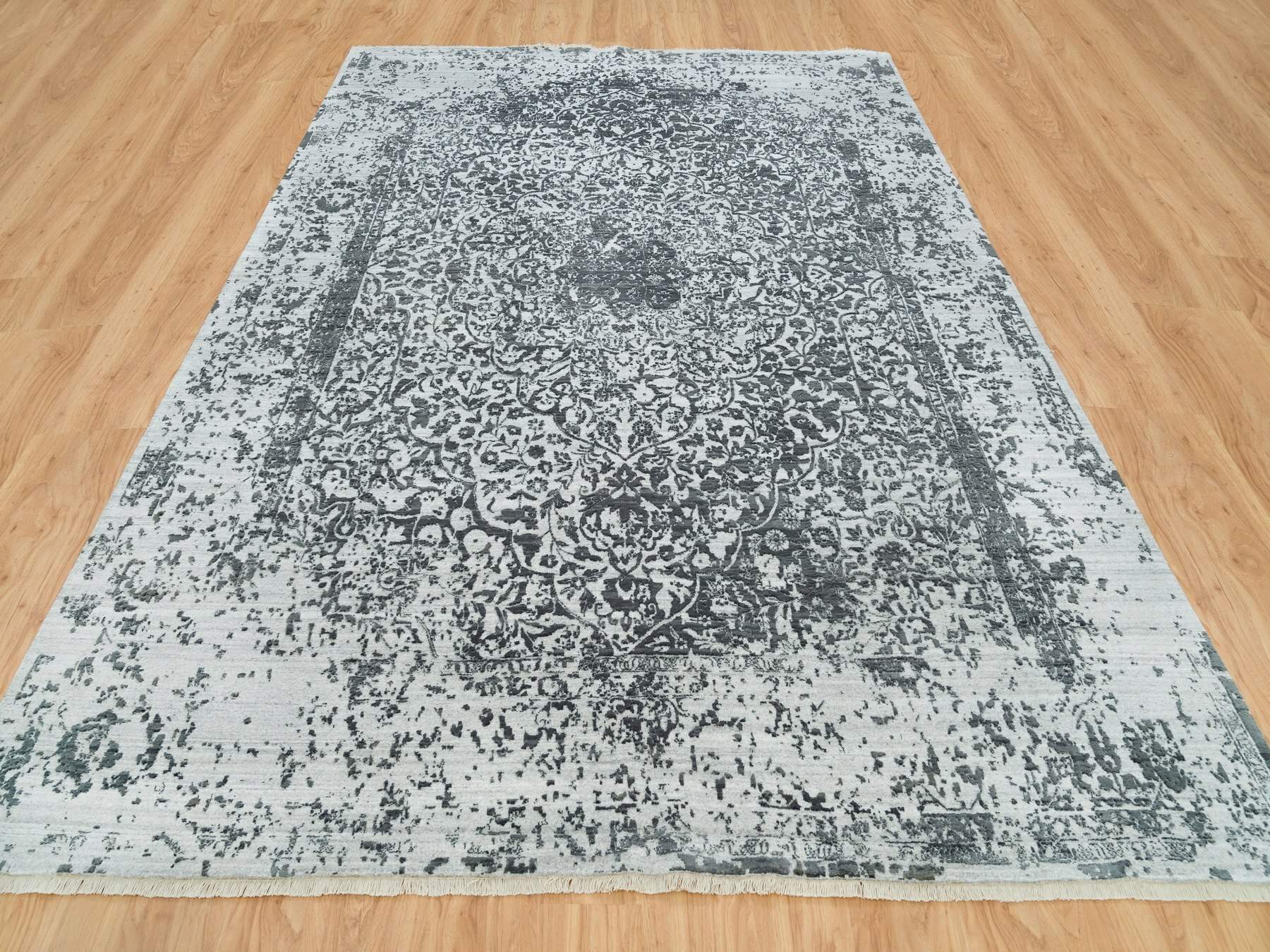 Transitional hand-knotted wool/silk rug in Gray, 9' x 12'2" — SKU O065876 (view 2)