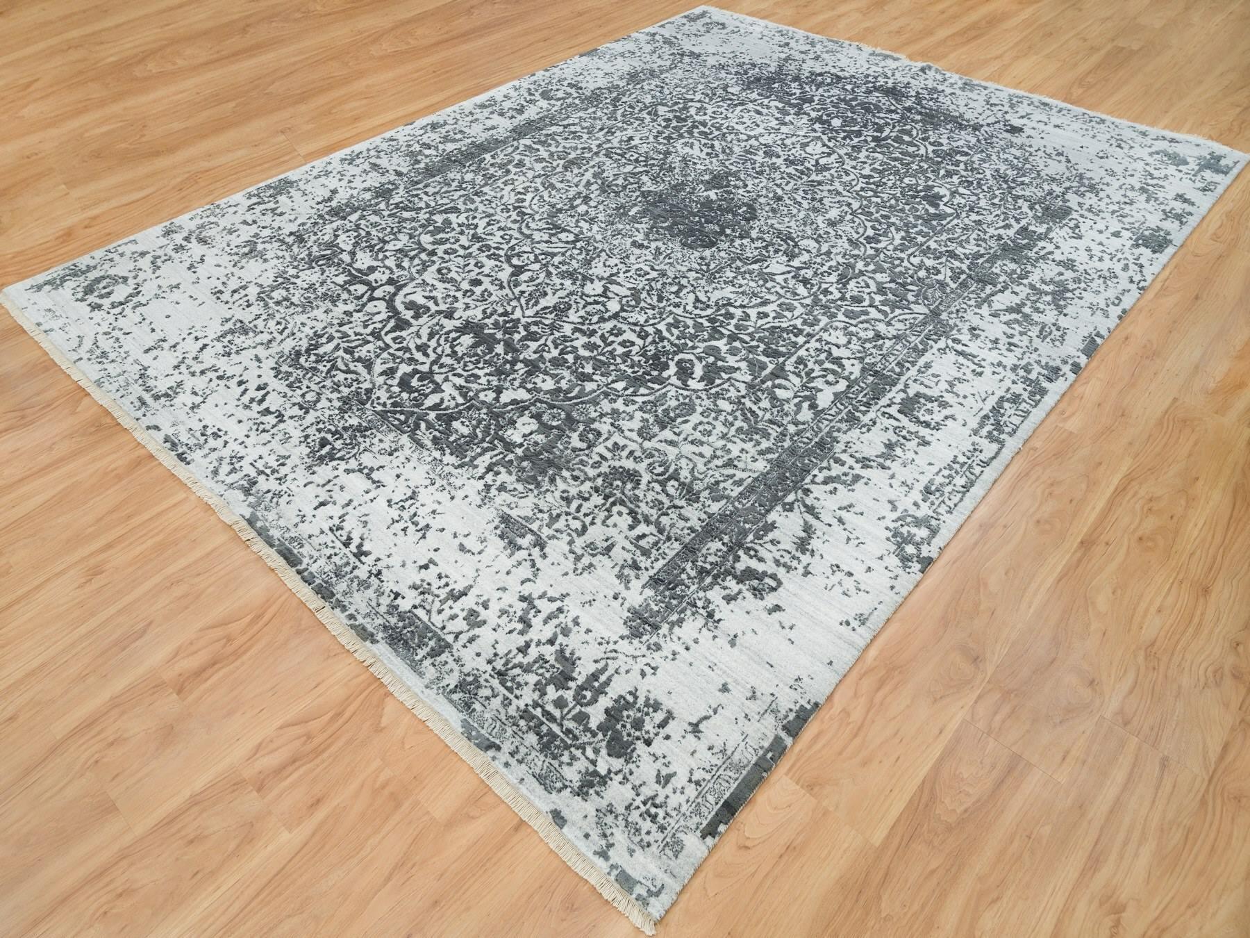 Transitional hand-knotted wool/silk rug in Gray, 9' x 12'2" — SKU O065876 (view 3)