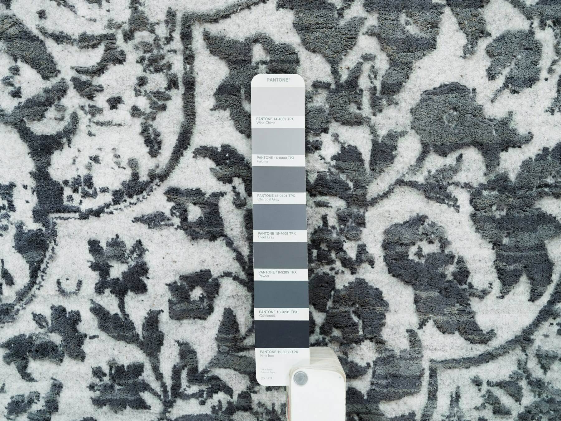 Transitional hand-knotted wool/silk rug in Gray, 9' x 12'2" — SKU O065876 (view 7)