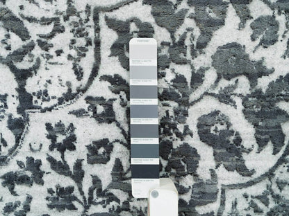 Transitional hand-knotted wool/silk rug in Gray, 9' x 12'2" — SKU O065876 (view 7)