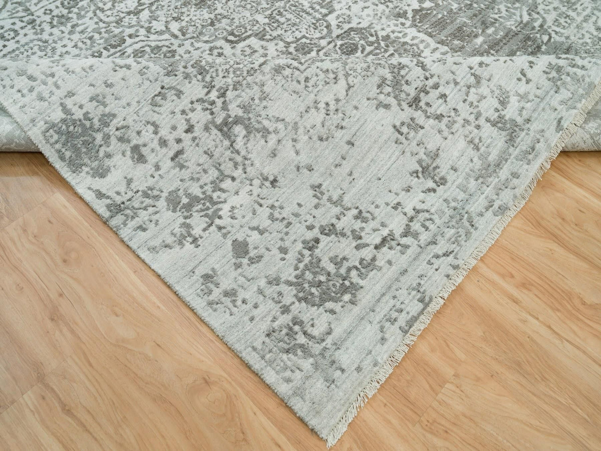 Transitional hand-knotted wool/silk rug in Gray, 8'11" x 12'1" — SKU O065877 (view 6)
