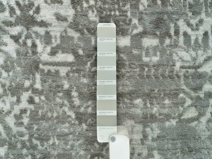 Transitional hand-knotted wool/silk rug in Gray, 8'11" x 12'1" — SKU O065877 (view 7)