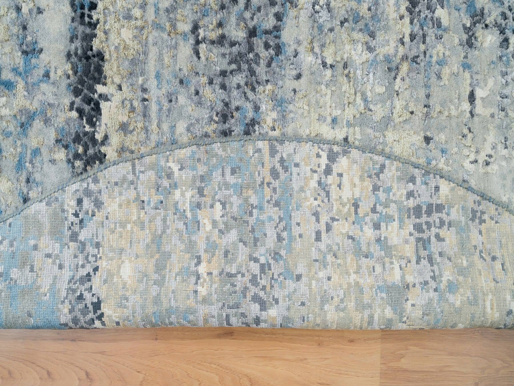 Modern / Contemporary hand-knotted wool/silk rug in Gray, 6'11" x 6'11" — SKU O065879 (view 3)