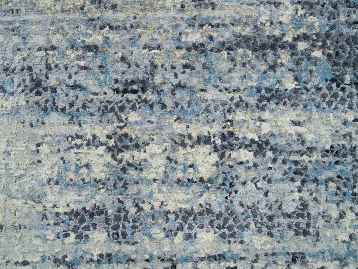 Modern / Contemporary hand-knotted wool/silk rug in Gray, 6'11" x 6'11" — SKU O065879 (view 5)