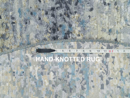 Modern / Contemporary hand-knotted wool/silk rug in Gray, 6'11" x 6'11" — SKU O065879 (view 8)