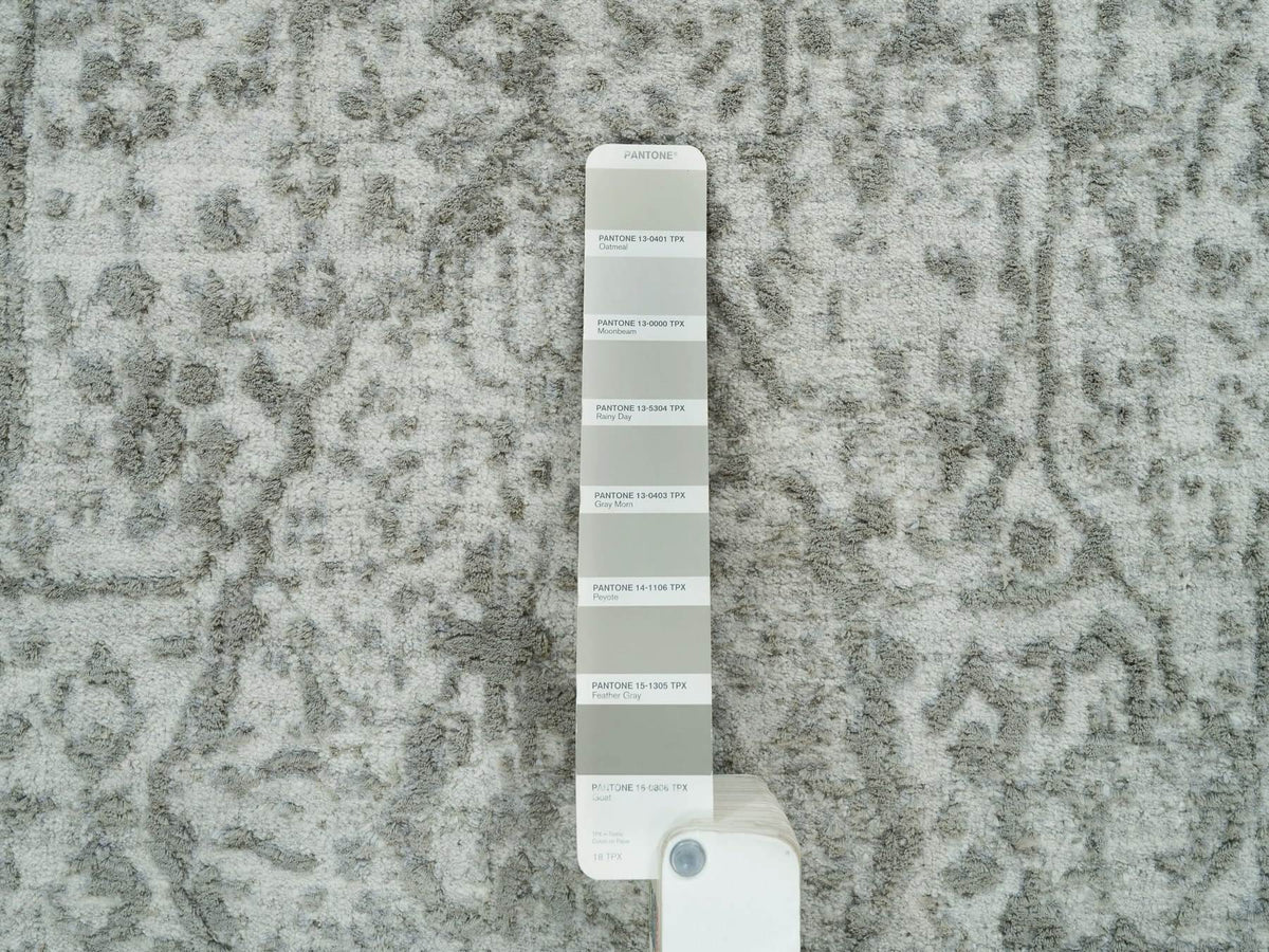 Transitional hand-knotted wool/silk runner in Gray, 2'6" x 15'10" — SKU O065890 (view 4)