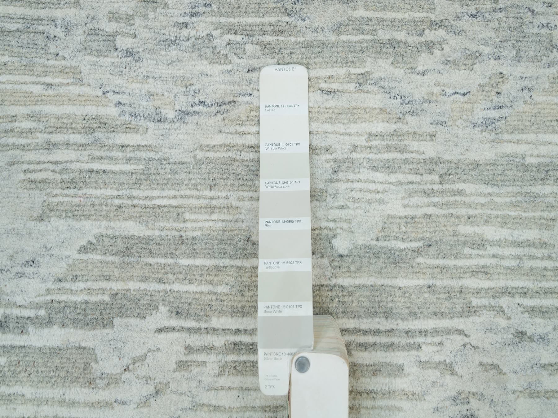 Modern / Contemporary hand-knotted wool runner in Gray, 2'7" x 22' — SKU O065957 (view 4)