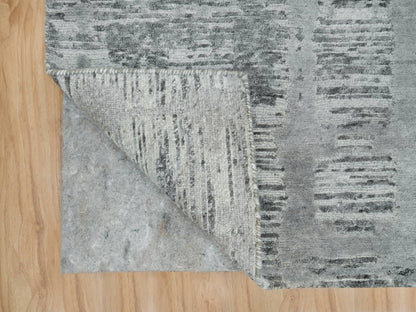 Modern / Contemporary hand-knotted wool rug in Gray, 3' x 5'1" — SKU O065961 (view 3)