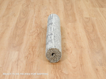Modern / Contemporary hand-knotted wool rug in Gray, 3' x 5'1" — SKU O065961 (view 6)