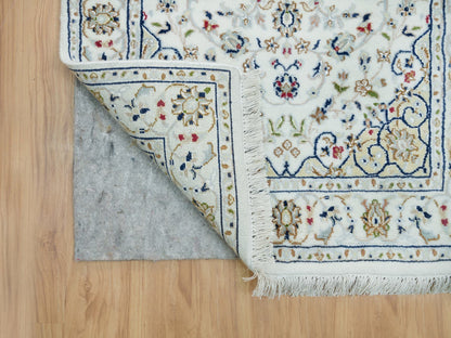 Ivory 2'8" x 16'7" Fine Oriental Hand knotted Wool Rug - Sku: O065993