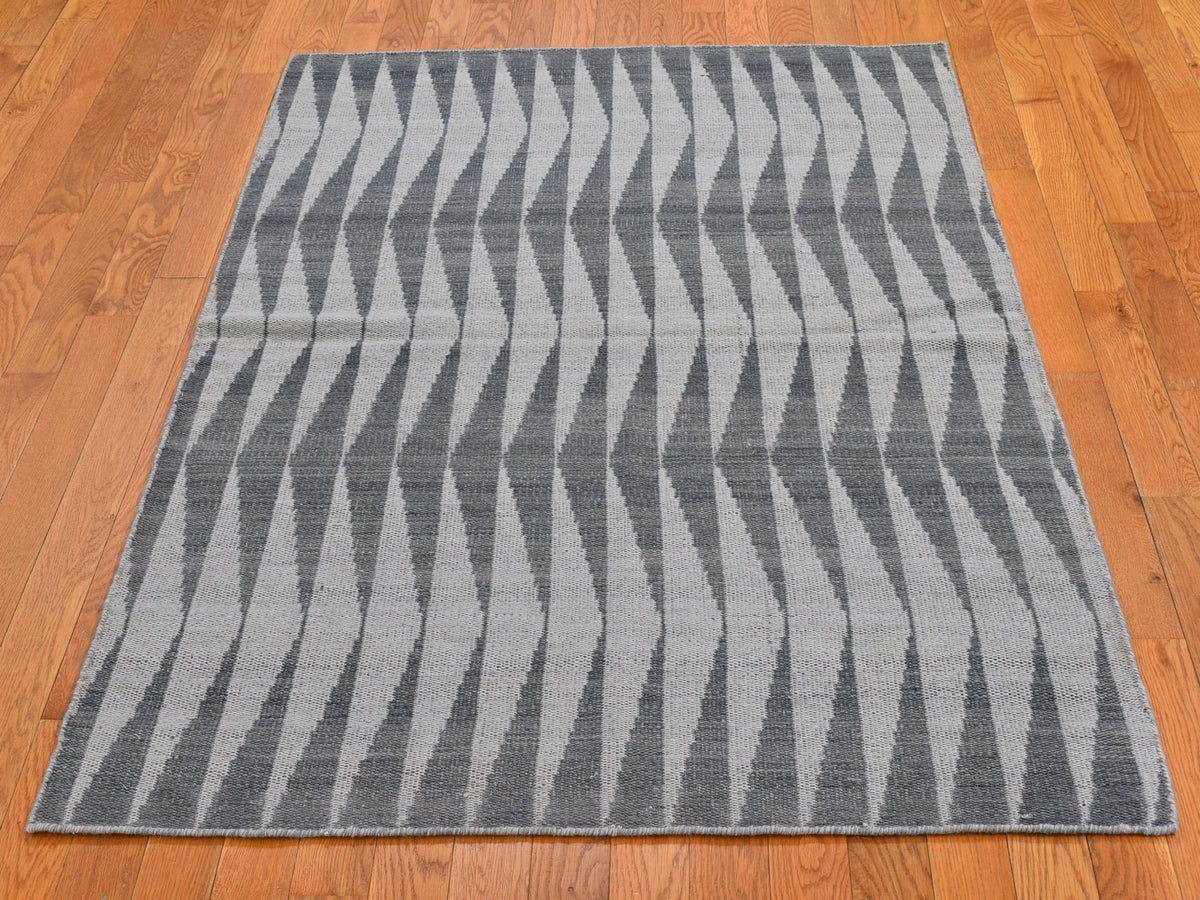 Kilim Flat-Weave hand-knotted wool rug in Gray, 4' x 5'10" — SKU O066079 (view 2)
