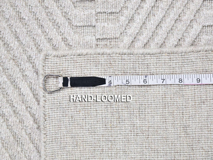 Ivory 2'1" x 3'1" Modern and Contemporary Handloom Wool/Silk Rug - Sku: O066147