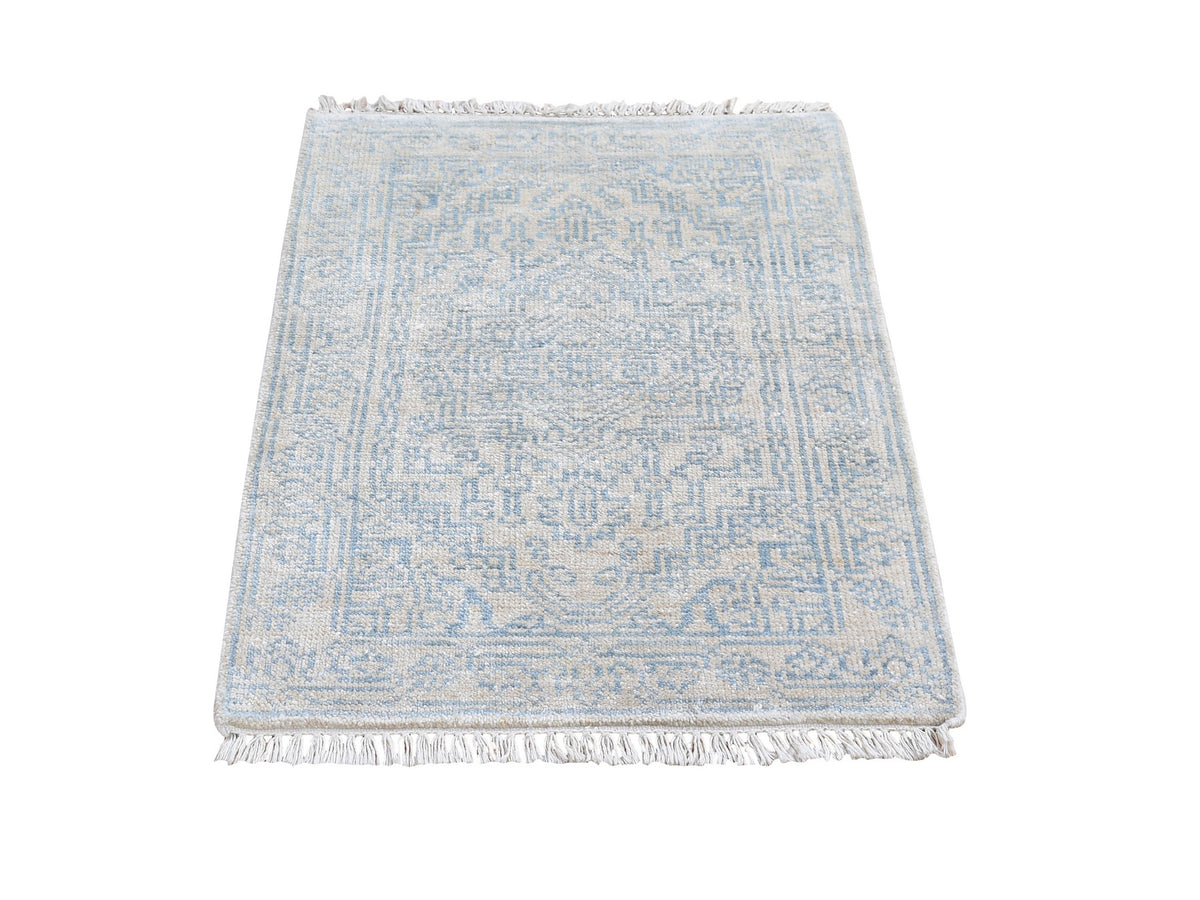 Heriz Transitional hand-knotted wool/silk rug in Ivory, 2'1" x 3'1" — SKU O066148