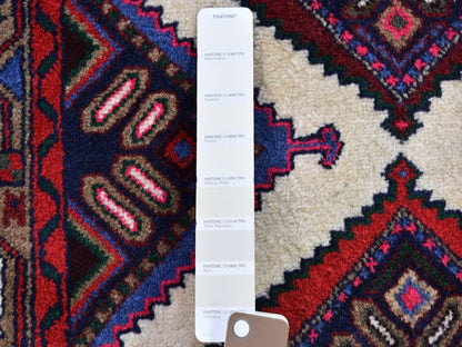 Ivory 2'8" x 4'1" Persian Hand knotted Wool Rug - Sku: O066320