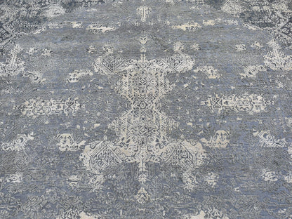 Transitional hand-knotted wool/pure silk rug in Gray, 12' x 15'1" — SKU O066364 (view 4)