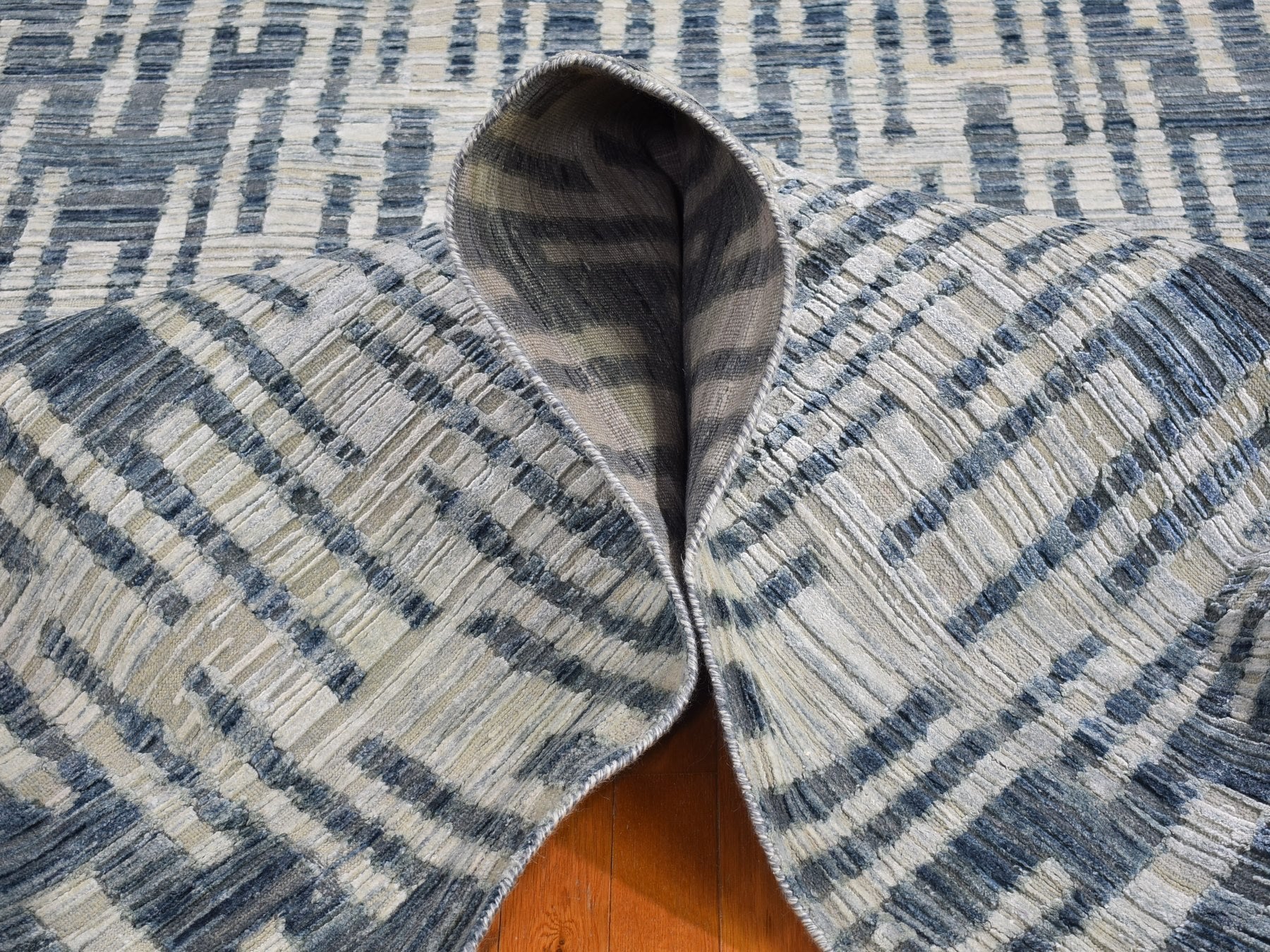 Modern / Contemporary hand-knotted wool/silk rug in Blue, 8' x 10' — SKU O066377 (view 6)