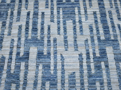 Modern / Contemporary hand-knotted wool/silk rug in Blue, 8'1" x 8'1" — SKU O066378 (view 5)