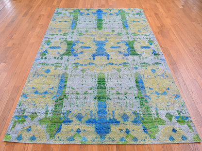 Modern / Contemporary hand-knotted wool/silk rug in Green, 6' x 9'4" — SKU O066452 (view 3)