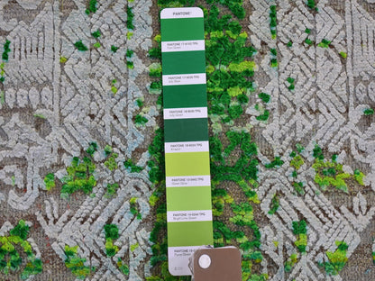 Modern / Contemporary hand-knotted wool/silk rug in Green, 6' x 9'4" — SKU O066452 (view 4)