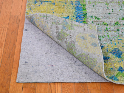 Modern / Contemporary hand-knotted wool/silk rug in Green, 6' x 9'4" — SKU O066452 (view 5)