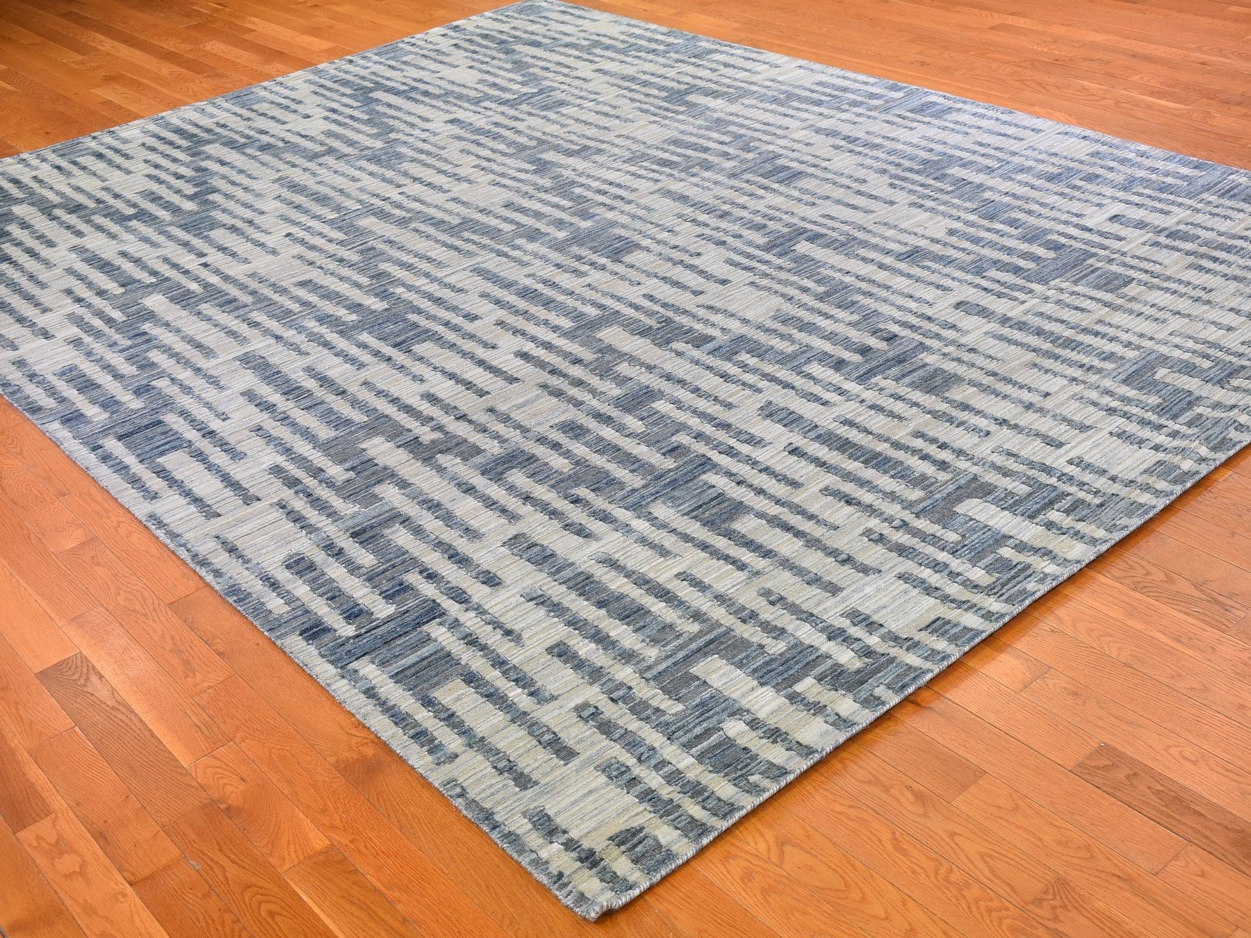 Modern / Contemporary hand-knotted wool/silk rug in Blue, 9' x 12'2" — SKU O066471 (view 3)