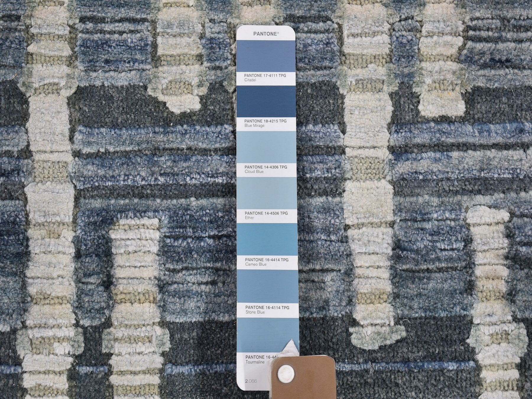 Modern / Contemporary hand-knotted wool/silk rug in Blue, 6'1" x 6'1" — SKU O066514 (view 3)
