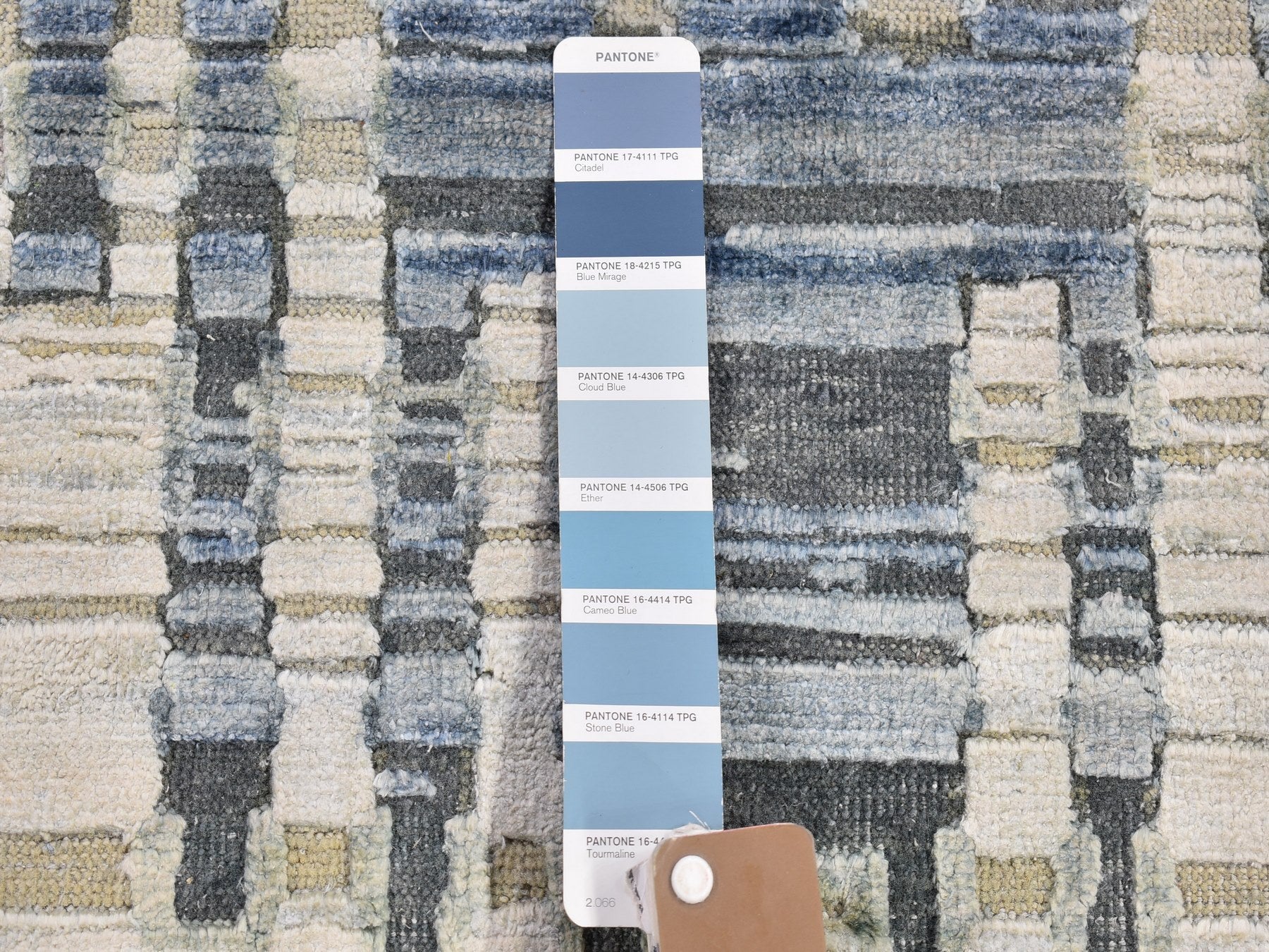 Modern / Contemporary hand-knotted wool/silk rug in Blue, 4' x 12'4" — SKU O066518 (view 3)