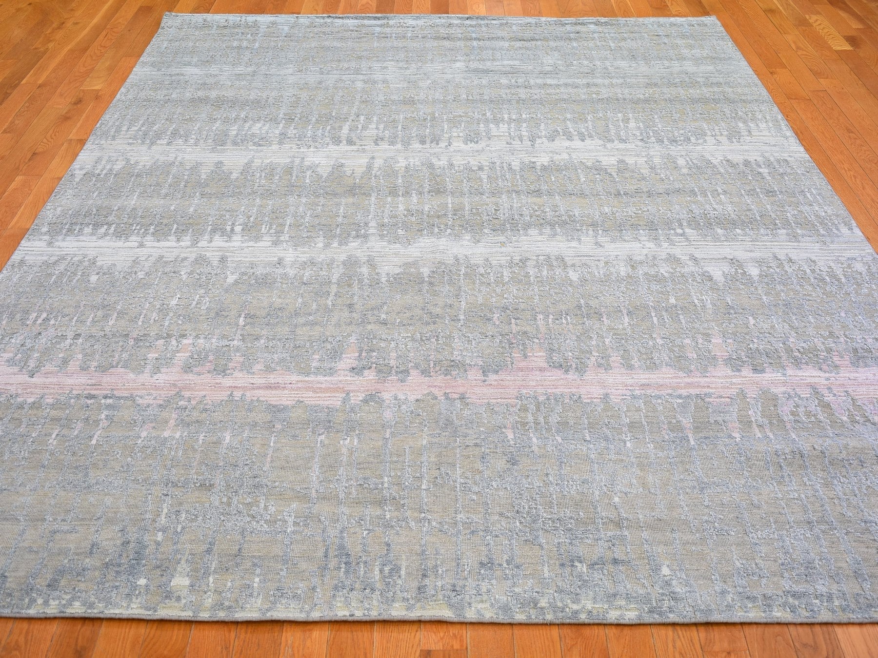 Modern / Contemporary hand-knotted wool/silk rug in Gray, 8' x 10'3" — SKU O066543 (view 2)