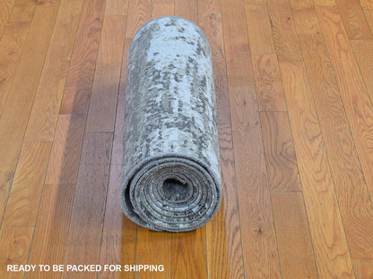Grey 2'6" x 12'0" Modern / Contemporary Hand knotted Wool Rug - Sku: O066548