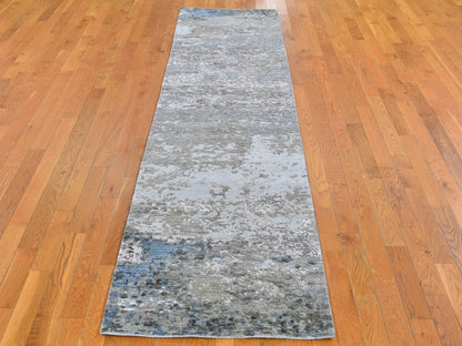 Grey 2'6" x 10'6" Modern / Contemporary Hand knotted Wool/Silk Rug - Sku: O066556