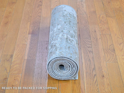 Grey 2'6" x 10'6" Modern / Contemporary Hand knotted Wool/Silk Rug - Sku: O066556