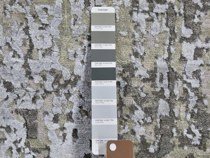 Modern / Contemporary hand-knotted wool rug in Gray, 3' x 5'2" — SKU O066568 (view 2)