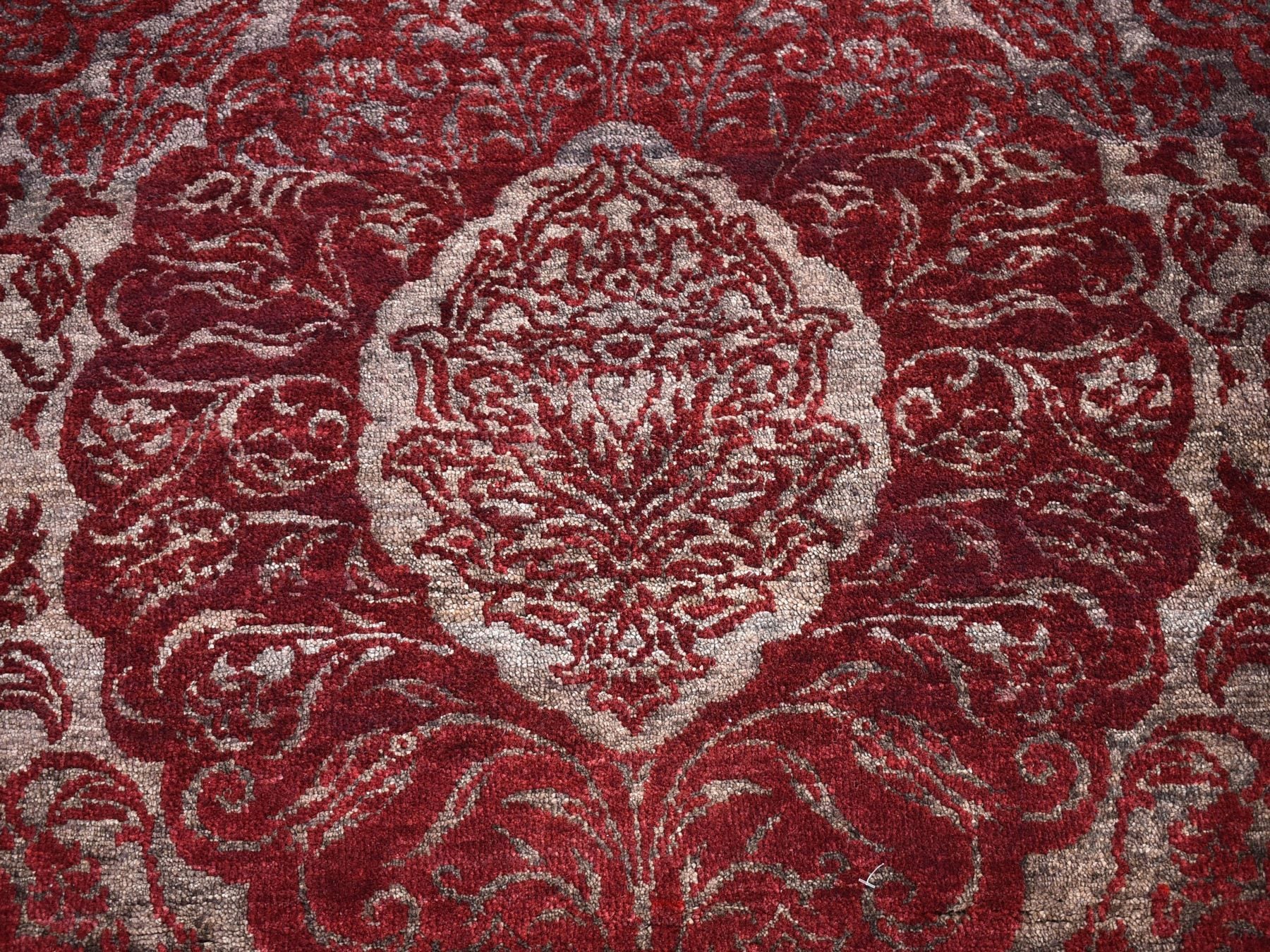 Wool / Silk hand-knotted wool rug in Red, 3'2" x 5'7" — SKU O066663 (view 2)