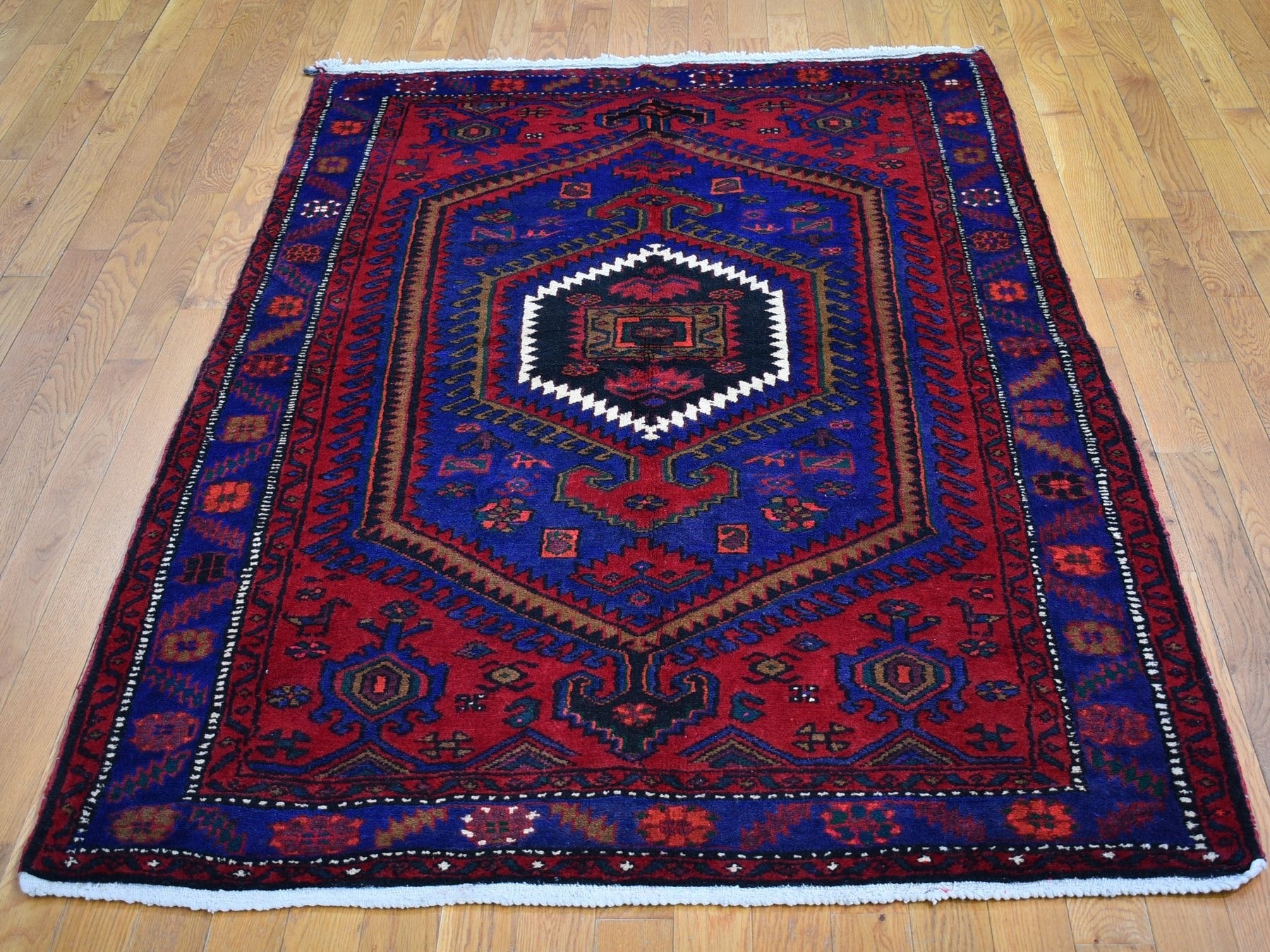 Hamadan Persian hand-knotted wool rug in Red & Ultramarine, 4'6" x 6'8" — SKU O066672 (view 2)