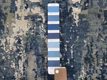 Modern / Contemporary hand-knotted wool/pure silk rug in Blue, 6'2" x 6'2" — SKU O066717 (view 4)