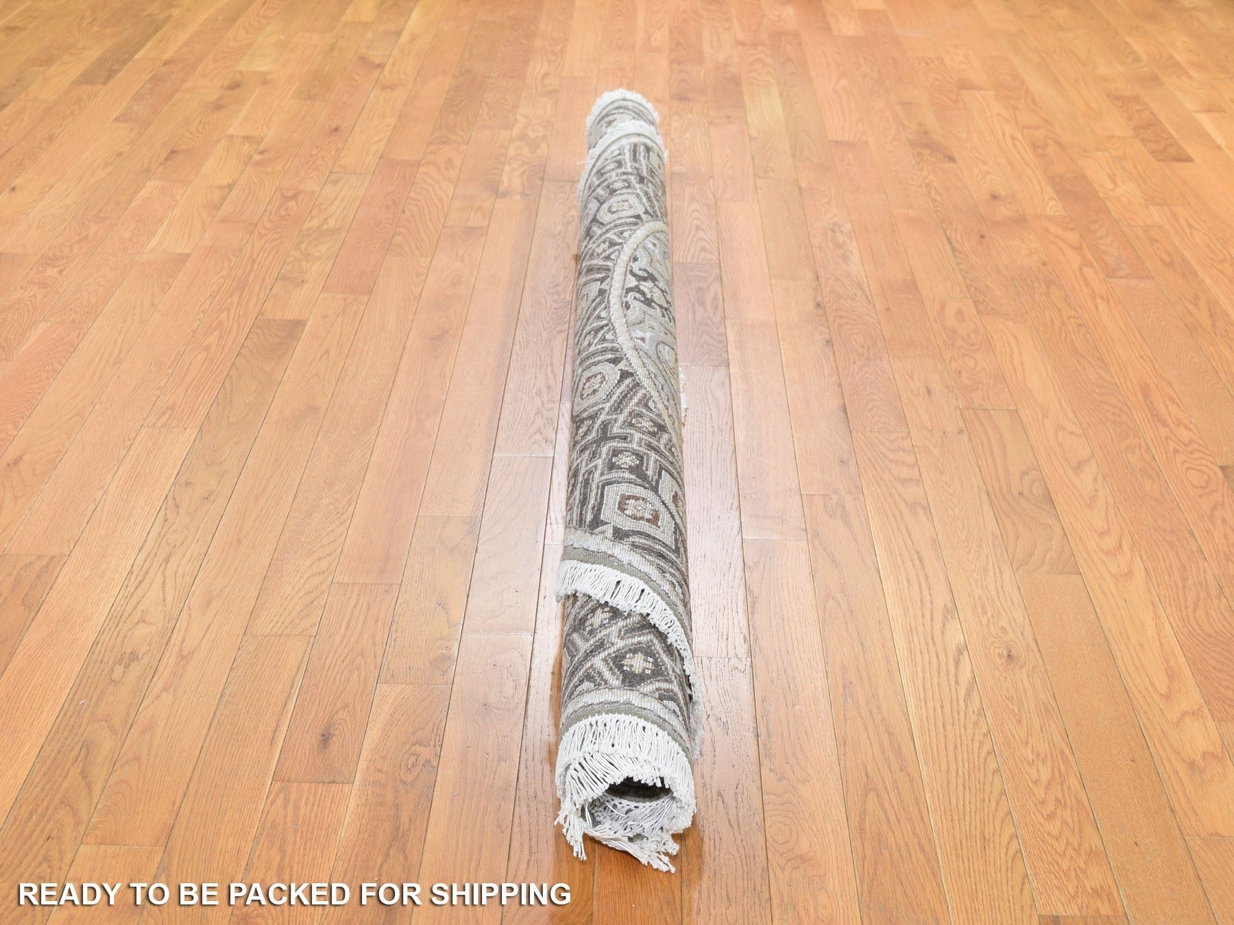 Transitional hand-knotted wool/silk rug in Brown, 5'1" x 5'1" — SKU O066718 (view 4)