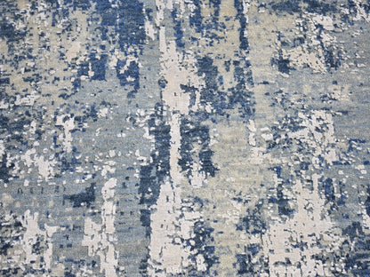 Modern / Contemporary hand-knotted wool/pure silk rug in Blue, 3' x 5'3" — SKU O066770 (view 2)