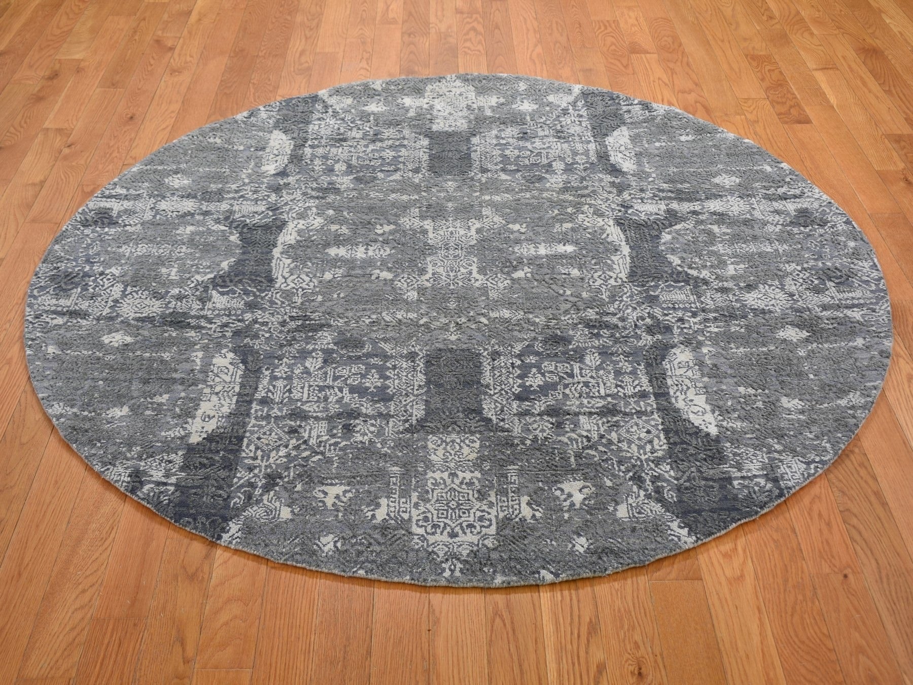 Transitional hand-knotted wool/silk rug in Gray, 6'1" x 6'1" — SKU O066778 (view 2)
