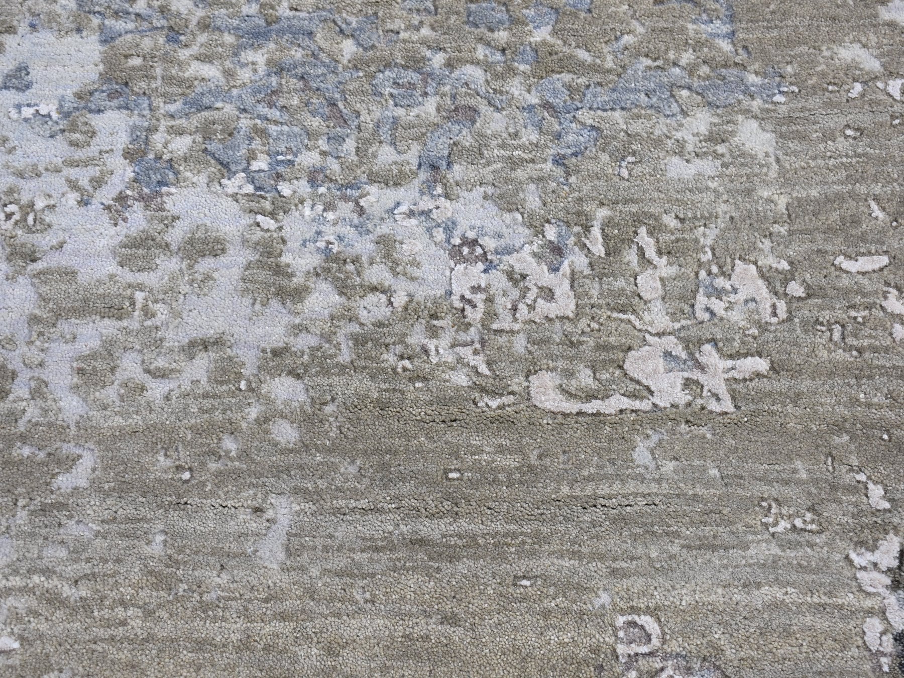 Grey 3'0" x 5'3" Modern and Contemporary Hand knotted Wool/Silk Rug - Sku: O066796