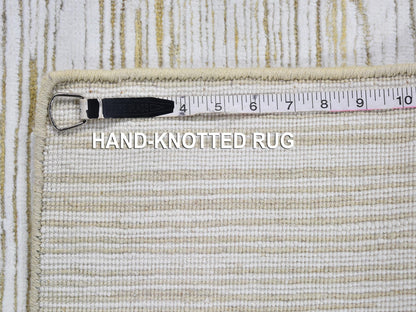 Ivory 4'1" x 10'2" Modern and Contemporary Hand knotted Wool/Silk Rug - Sku: O066797