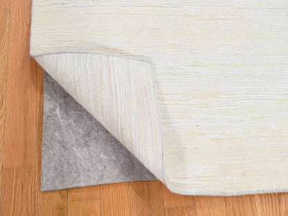 Ivory 3'1" x 5'1" Modern and Contemporary Hand knotted Wool/Silk Rug - Sku: O066807