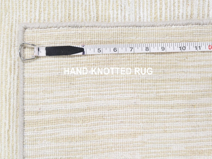 Ivory 3'1" x 5'1" Modern and Contemporary Hand knotted Wool/Silk Rug - Sku: O066807