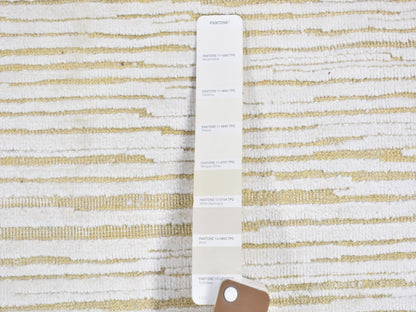 Ivory 4'3" x 6'1" Modern and Contemporary Hand knotted Wool/Silk Rug - Sku: O066808