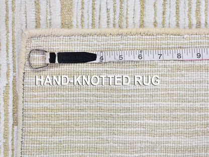 Ivory 4'3" x 6'1" Modern and Contemporary Hand knotted Wool/Silk Rug - Sku: O066808