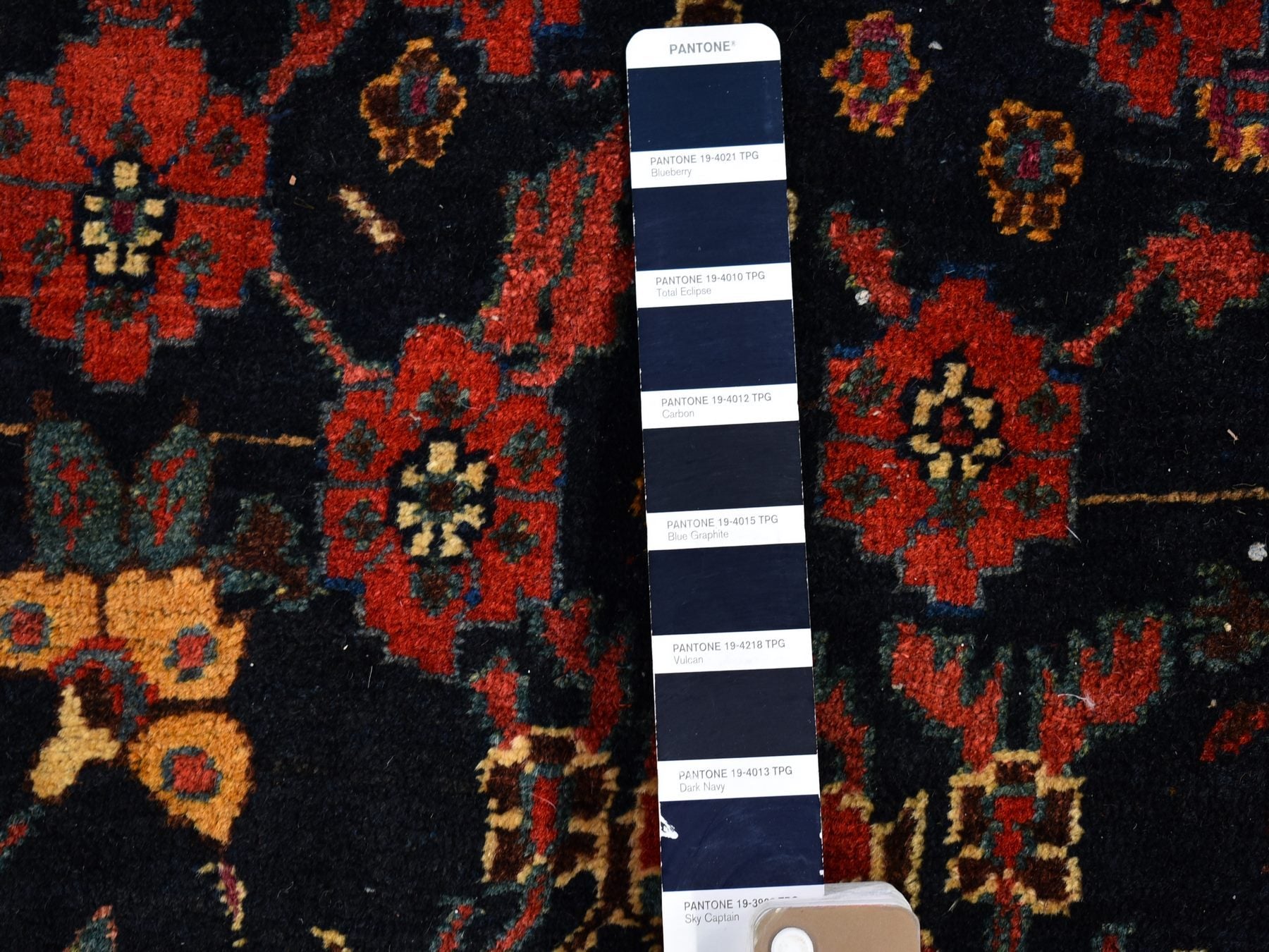Antique hand-knotted wool rug in Blue & Ivory, 7'2" x 13'1" — SKU O066809 (view 7)